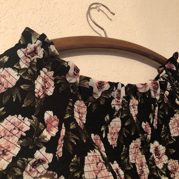 Off the Shoulder Floral Dress - Picture 3 of 4